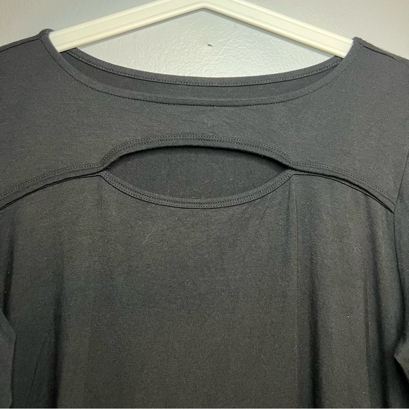 Soft Surroundings Women's Keyhole Chest Long Sleeve Black Shirt Sz M Essential - Picture 2 of 7